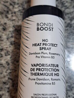 BONDI BOOST HG HEAT PROTECT SPRAY WITH DAVIDSON PLUM, ROSEMARY, AND PRO VITAMIN